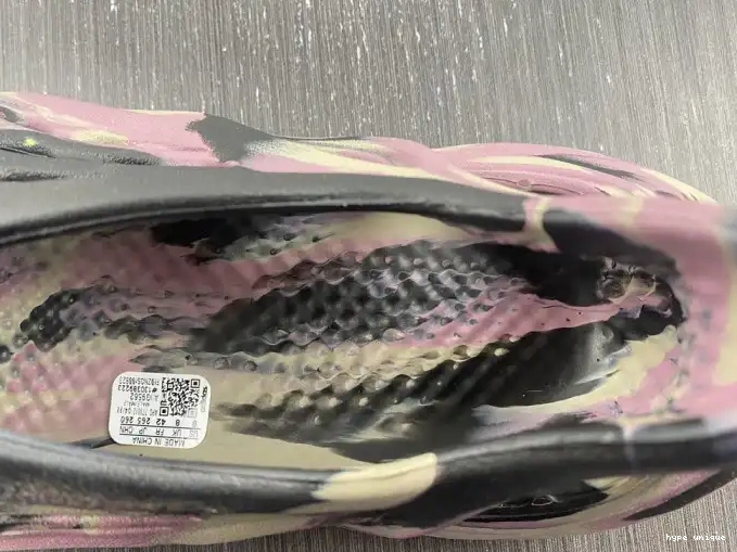 hype Foam MX Yeezy RNR Carbon Adidas IG9562 0620
